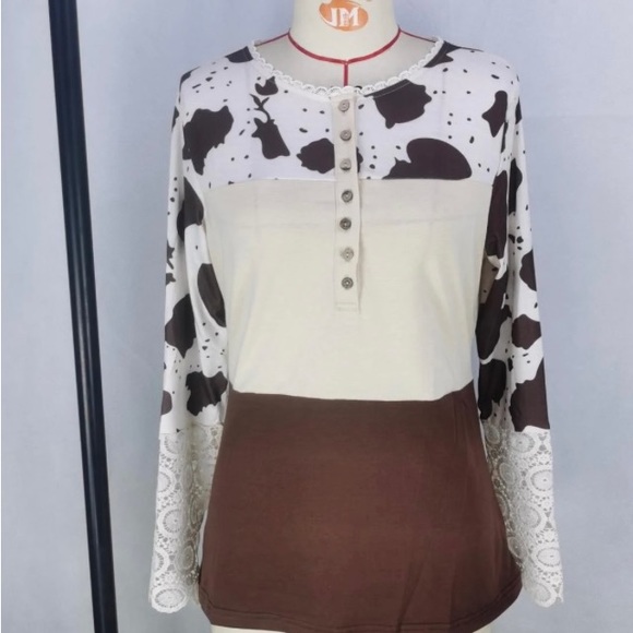 Cow print lace cuff long sleeve Henley top. - Picture 3 of 6